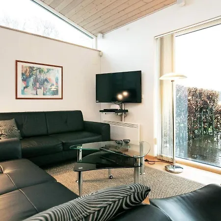 Tranquil Retreat-by Traum Holiday home